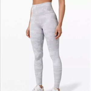 Lululemon White Camo Leggings Sise 4 Wunder Under
